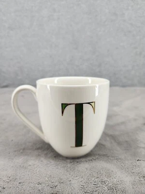 Caneca xícara de café One Kate Spade It's pessoal monogramada letra verde e dourada - Imagem 1 de 4