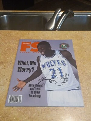 Kevin Garnett Minnesota Timberwolves Signed Rookie NBA Future Star Magazine HOF - Image 1 of 2