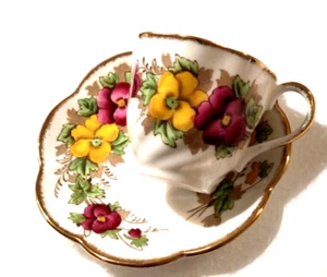 Salisbury Fine Bone China ~ Tasse & Untertasse ~ Stiefmütterchen ~ England - Bild 1 von 3