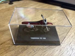 New Ray Die-Cast 1:32 Mini Bike Yamaha YZ 125 Red Display Model Figure - Picture 1 of 3