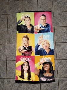Official 2010 Fox TV "GLEE" Show Beach Towel RARE Collectible - Picture 1 of 7