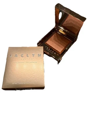 Jaclyn Cosmetics Highlighter Turned On Cruelty Free New in Box - Image 1 of 4
