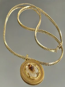 Vintage echte Muschel Kamee Anhänger aus Italien goldfarben Mesh Serpentin Kette 24 Zoll - Bild 1 von 6