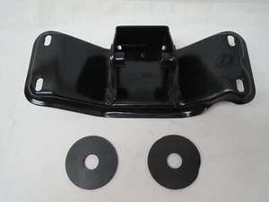 Alfa Romeo 1971-94 Spider GTV 105 TRANSMISSION MOUNTING BRACKET & RUBBER WASHER - Picture 1 of 11