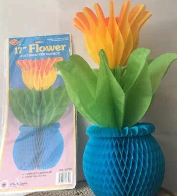 Pieza de centro de boda vintage años 80 con flor en jarrón decoración panal Foto 1 de 4