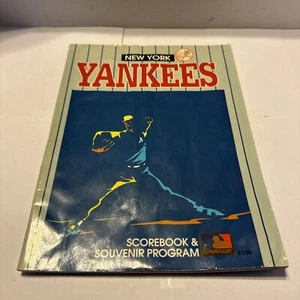 1994 New York Yankees Scorebook & Souvenir Program - Picture 1 of 2