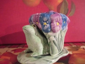 FROG UNDER FLOWERS ON A LILY PAD  ~ SALT & PEPPER SHAKERS  - Picture 1 of 7