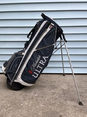 Bolsa de golf Callaway Michelob Ultra, desviador de 6 vías, con patas de pie Foto 1 de 4