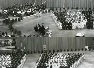 Vintage Foto - 1970 Thomas Jefferson High School Abschluss Klasse - Denver Colorado - Bild 1 von 2