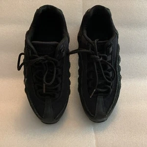 Nike Air Max 95 Triple Black Size 4.5 307565 - 055 2019 New - Picture 1 of 7
