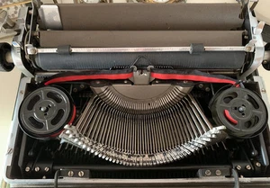 Royal Diana Schreibmaschine USA Tragbar Mit Koffer Der 1950 Vintage - Picture 1 of 9