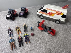 Vintage 1986 Kenner MASK White Slingshot Van Jet + Iguana M.A.S.K. w/ 6 Figures - Picture 1 of 7