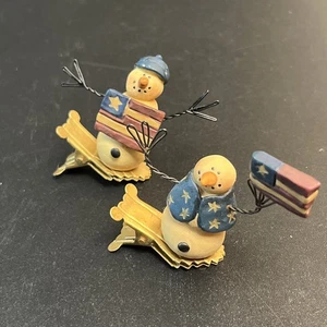Blüteneimer Schneemann Weihnachtsfigur Suzi Clip On Flagge Sterne Streifen Figur - Bild 1 von 8