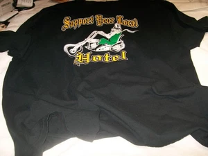 MAGLIETTA GRAFICA BIKER SUPPORT YOUR LOCAL HOTEL.KELLY MARIENVILLE HOTEL TAGLIA 2X - Foto 1 di 4