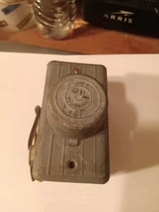 Caja de fusibles con tornillo de metal exterior vintage - Imagen 1 de 11