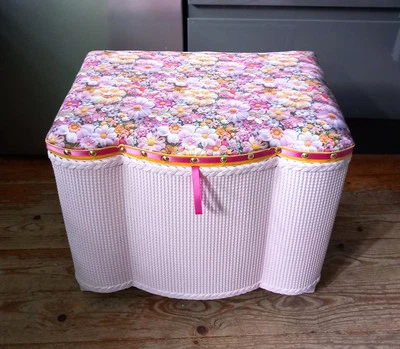 Vintage Lloyd Loom Style Hocker Ottomon Wäschekorb Aufbewahrung Sitz Rosa Blumen - Bild 1 von 4