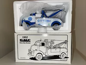 First Gear 1952 GMC Heavy Duty Wrecker Tow Truck Chevrolet Service 1/34 Scale - Picture 1 of 4