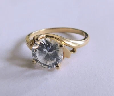 Anillo solitario de oro amarillo de 14 quilates y circonita cúbica Diamonique talla 7,5 Foto 1 de 4