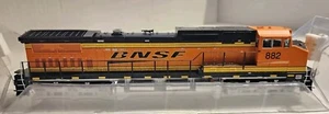 Atlas Master Gold Series HO Scale DASH 8-40CW Locomotive BNSF "H3 repaint" #882 - Picture 1 of 11