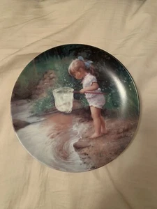 Pemberton & Oakes "Crystals Creek" Decorative Plate - Picture 1 of 5