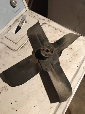 1978 Ford Truck Fan D8TA C1B F150 F250 H/D 6 300 302 351w 18" ? Foto 1 de 4