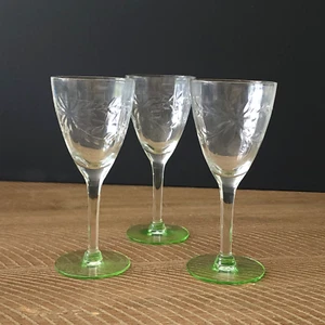 Set of 3 UV Reactive Etched Cordial Apertif Port Wine Glasses - Picture 1 of 9