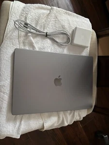Apple MacBook Pro 16 pouces M1 Pro 16C GPU 1 To SSD gris sidéral - Photo 1/9