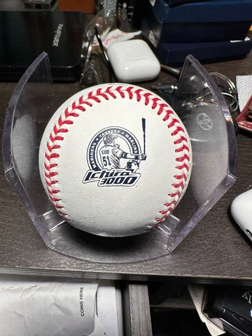 Ichiro Suzuki Commemorative 3000th Hit Rawlings Official MLB Baseball Cover