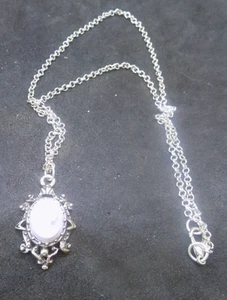 Collar camafeo vintage plata tonelight púrpura y blanco 18" (518) - Imagen 1 de 4