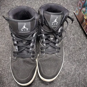 Jordan 1 Flight 2 Athletic Black 2013 555798-003 Sz 11 . Jordan athletic shoe. - Picture 1 of 5