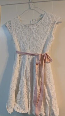 Сопрано белый блестящий платье с розовой лентой ремня девочек размер 6-7 - Изображение 1 из 4