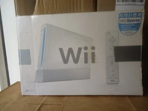 Nintendo Wii Video Game System Console Bundle Retro with Mario White Pre-Loved - Picture 1 of 9
