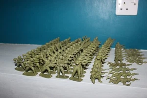 89 BRITISH COMMANDO'S AIRFIX (3) NO TIP DAMAGE - Picture 1 of 13