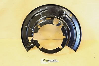 2005-16 Ford F250 F350 Dana Super 60 Front Axle Dust Shield Right Hand - Image 1 of 3