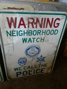 "Orologio Kansas Warning Neighborhood We Call The Police Road Insegna Stradale 24""x18""" - Foto 1 di 5