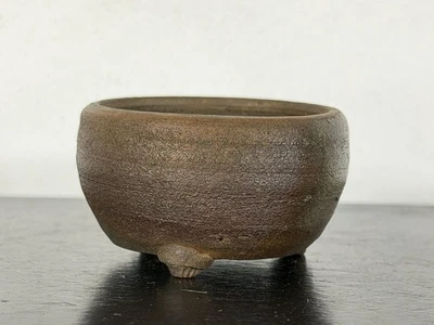 "Olla bonsai redonda sin esmaltar Tokoname japonesa de segunda mano tiene sello - 2"" por 1 1/8""" Foto 1 de 4