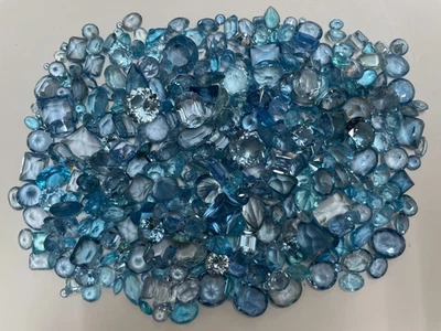 700 карат синий топаз аквамарин и т. д. смешанный лот — из металлолома ювелирные изделия из золота и серебра - Изображение 1 из 4