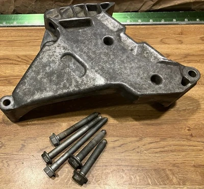 Soporte de montaje del motor VW 2005 2006 1,9 L BRM PD TDI MK5 Jetta Golf 03G199207F Foto 1 de 4