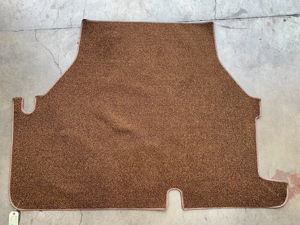 1973 BMW Baviera / Tapete alemão importado para porta-malas com bolsa de ferramentas - Imagem 1 de 1