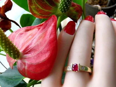 ❤️Anillo de cóctel sólido 14K❤️ Rubí natural 2 diamantes oro amarillo talla 7,25 * 2,9 gr Foto 1 de 4