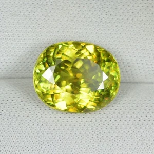 5.89 ct SHIMMERING GREENISH YELLOW SPARKLING NATURAL SPHENE See Vdo 5604 DIS - Picture 1 of 3