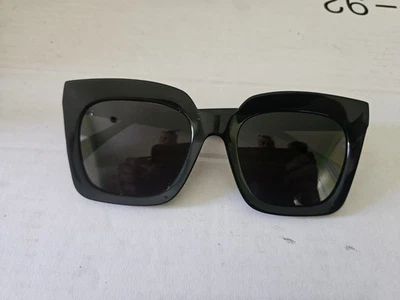 Женские солнцезащитные очки ручной работы RAEN Vine черные 54□21 145 глянцевые черные с серыми линзами  - Изображение 1 из 4