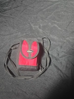 Lowepro Rezo 30 Digital Camera Case With Carry Strap Red - Image 1 of 4