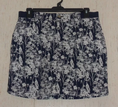 NUEVO PANTALÓN CORTO MUJER RIDERS by Lee AZUL MARINO CON ESTAMPADO FLORAL BLANCO TALLA 12 M Foto 1 de 3