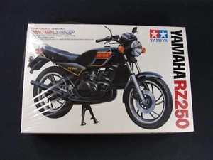 1/12 TAMIYA 1402 YAMAHA RZ250 MOTORCYCLE KIT - SEALED NEW - Picture 1 of 5