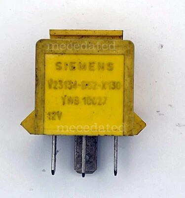 LAND RANGE ROVER / SIEMENS 12 VOLT FUSE RELAYS YWB 10012 /   V23134-B52-X127 - Image 1 of 4
