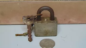 MASTER LOCK NO 22 334 CANDADO CON LLAVE - Imagen 1 de 7