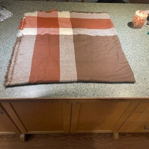 Elegante Bufanda a Cuadros Marrón y Naranja Ruggine Manta Bufanda con Flecos Suave - Imagen 1 de 9