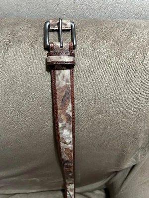 CINTURÓN CAMUFLAJE CABELA'S TALLA MEDIANA CUERO GENUINO BOSQUES CAMUFLAJE M Foto 1 de 4