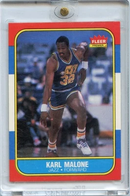 Tarjeta de novato Fleer Karl Malone #68 (RC) 1986-87 Utah Jazz Salón de la fama Foto 1 de 2